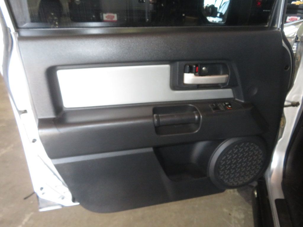 2007 Toyota FJ Cruiser EXTRA CLEAN 45 SERVICE RECORDS 4X4 FJ CRUISER ROOF RACK 4X4 - 22987749 - 15