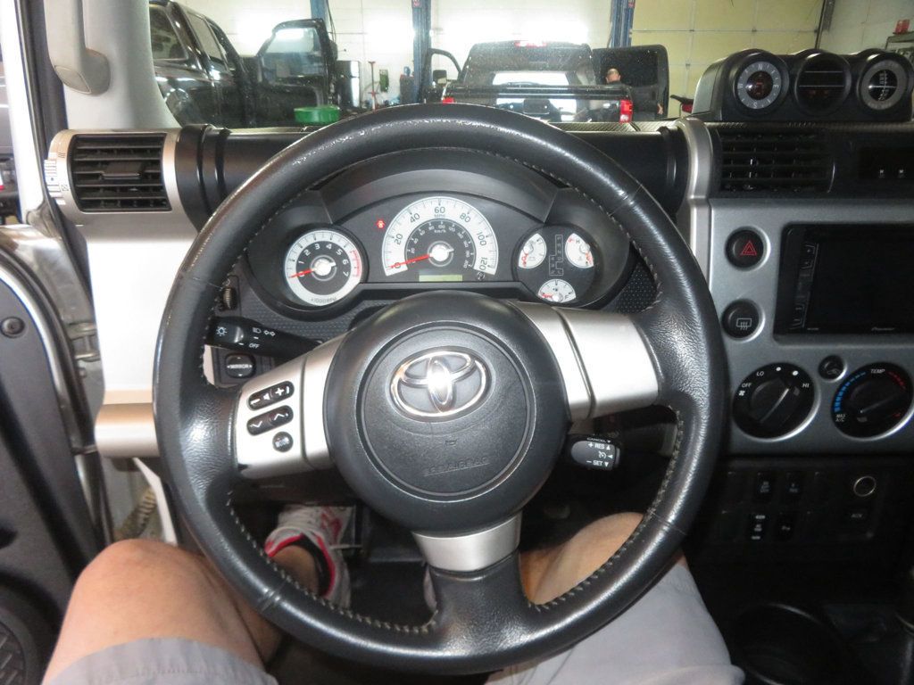 2007 Toyota FJ Cruiser EXTRA CLEAN 45 SERVICE RECORDS 4X4 FJ CRUISER ROOF RACK 4X4 - 22987749 - 31