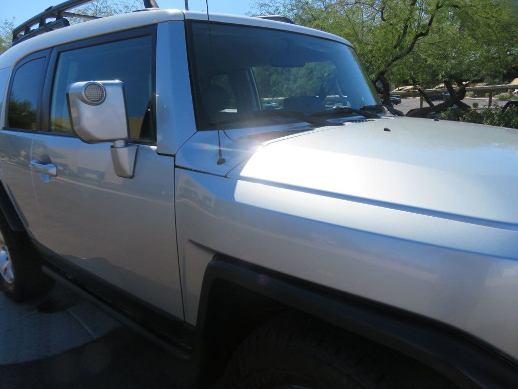 2007 Toyota FJ Cruiser EXTRA CLEAN FJ CRUSIER 4X4 HARD TO FIND MANUAL TRANNY - 22927685 - 9