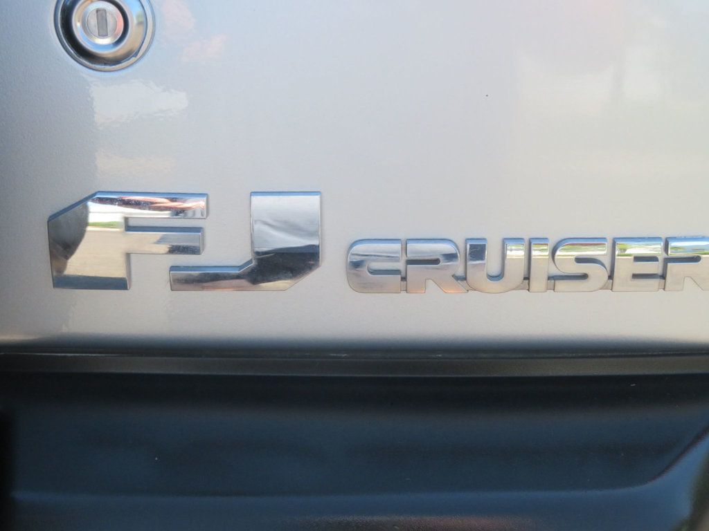 2007 Toyota FJ Cruiser EXTRA CLEAN FJ CRUSIER 4X4 HARD TO FIND MANUAL TRANNY - 22927685 - 12