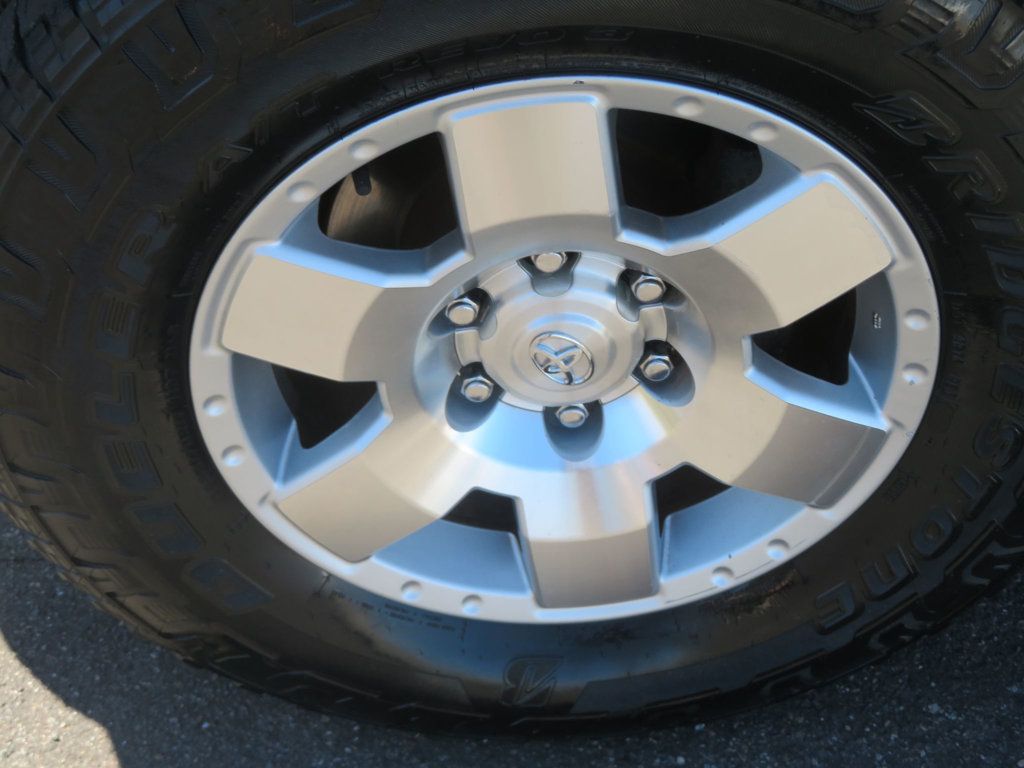 2007 Toyota FJ Cruiser EXTRA CLEAN FJ CRUSIER 4X4 HARD TO FIND MANUAL TRANNY - 22927685 - 13