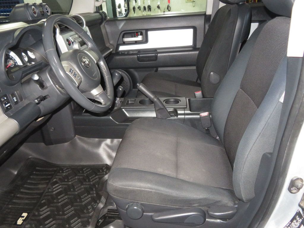 2007 Toyota FJ Cruiser EXTRA CLEAN FJ CRUSIER 4X4 HARD TO FIND MANUAL TRANNY - 22927685 - 15