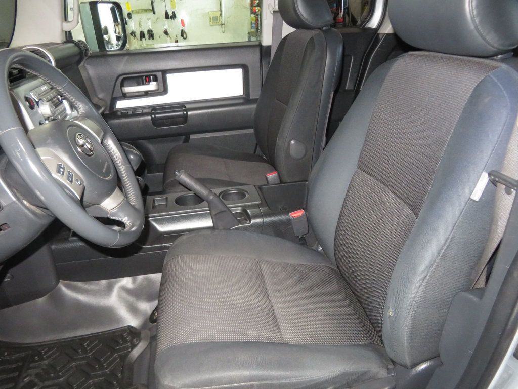 2007 Toyota FJ Cruiser EXTRA CLEAN FJ CRUSIER 4X4 HARD TO FIND MANUAL TRANNY - 22927685 - 18