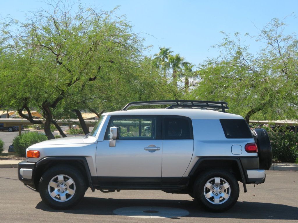 2007 Toyota FJ Cruiser EXTRA CLEAN FJ CRUSIER 4X4 HARD TO FIND MANUAL TRANNY - 22927685 - 1