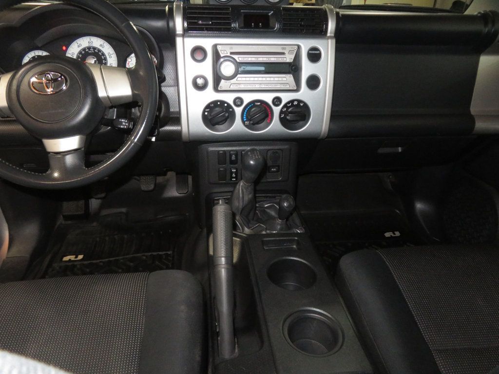 2007 Toyota FJ Cruiser EXTRA CLEAN FJ CRUSIER 4X4 HARD TO FIND MANUAL TRANNY - 22927685 - 31