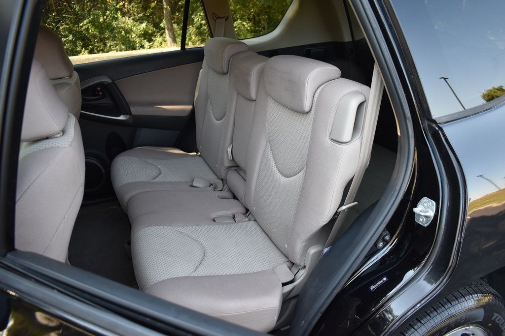 2007 Toyota RAV4 photo 4