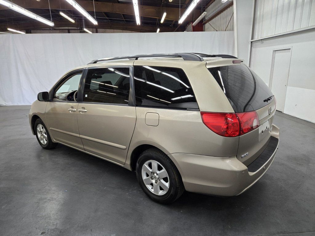 2007 Toyota Sienna LE - 22957114 - 2