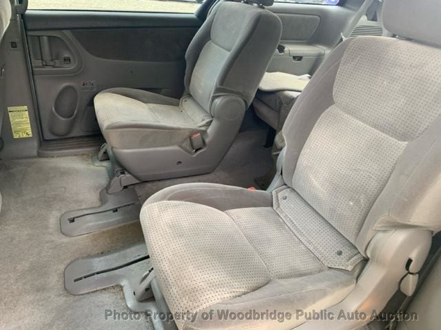 2007 Toyota Sienna LE - 23050558 - 17