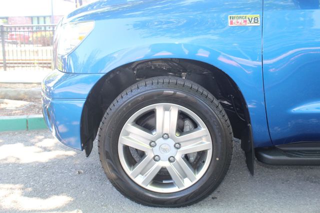 2007 Toyota Tundra 2WD CrewMax 145.7" 5.7L LTD - 22442747 - 9