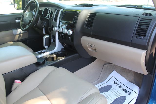 2007 Toyota Tundra 2WD CrewMax 145.7" 5.7L LTD - 22442747 - 5