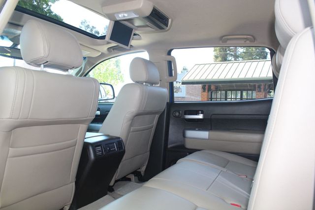 2007 Toyota Tundra 2WD CrewMax 145.7" 5.7L LTD - 22442747 - 7