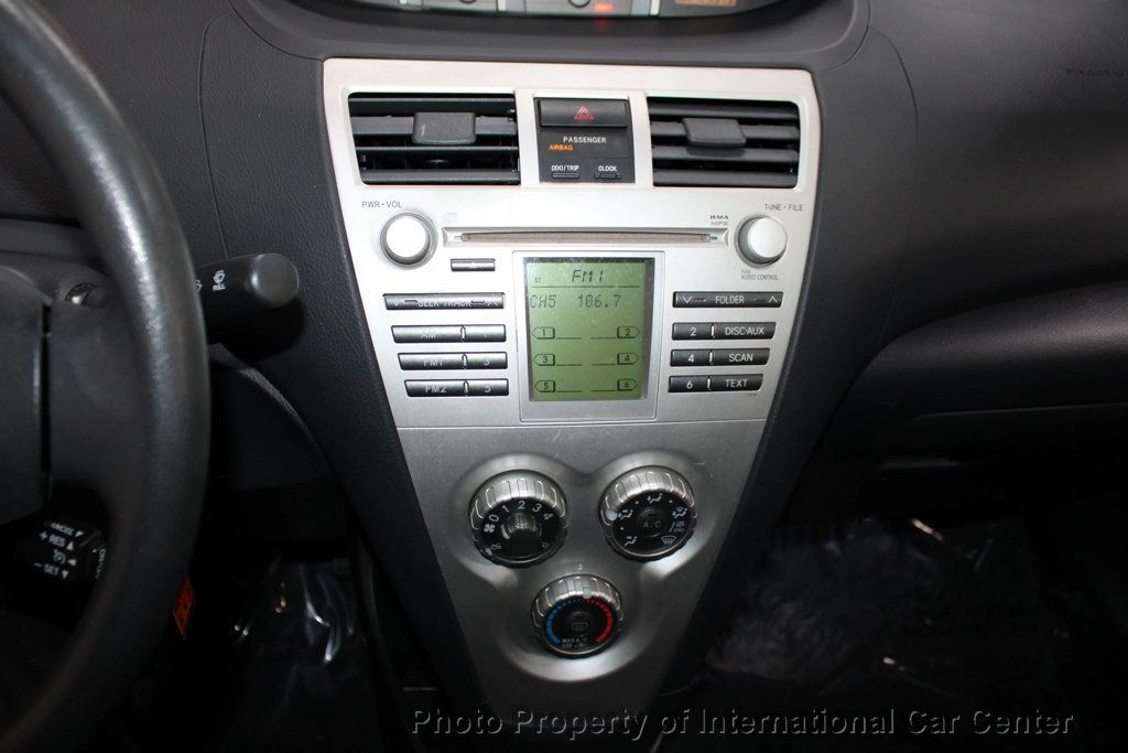 2007 Toyota Yaris 4dr Sedan Manual S - 22939708 - 17