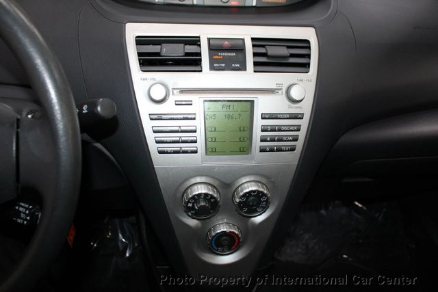 2007 Toyota Yaris 4dr Sedan Manual S - 22939708 - 17
