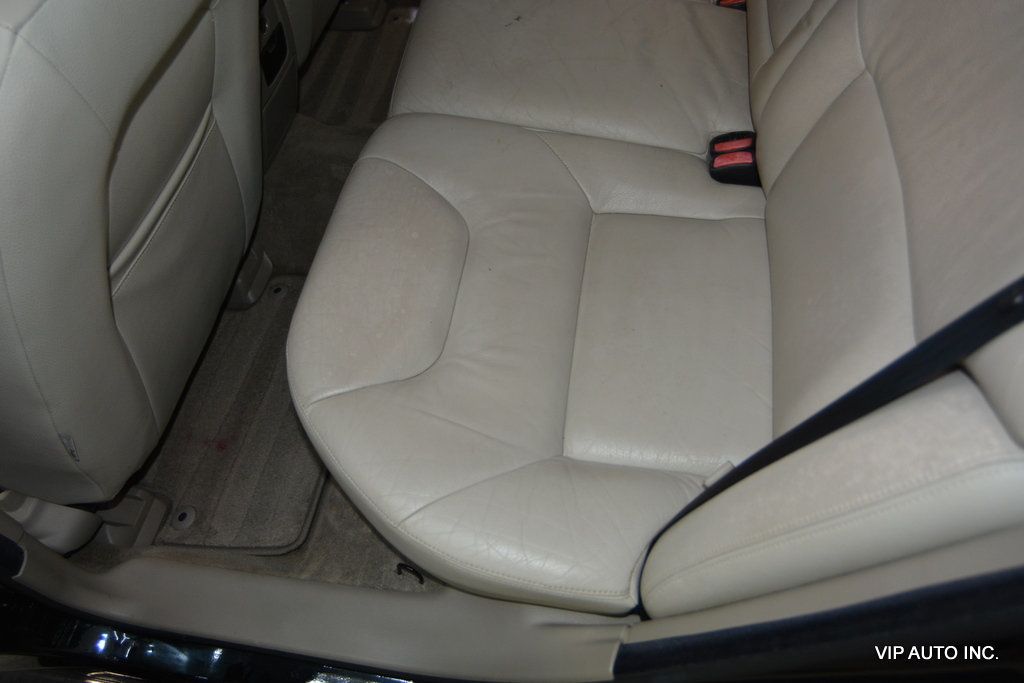 2007 Volvo V70 2.4 Wagon 4D - 23012292 - 26