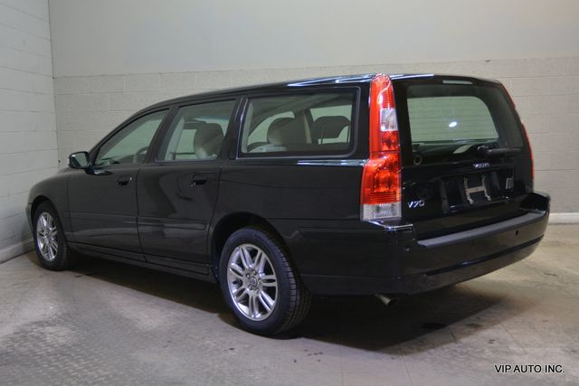 2007 Volvo V70 2.4 Wagon 4D - 23012292 - 2