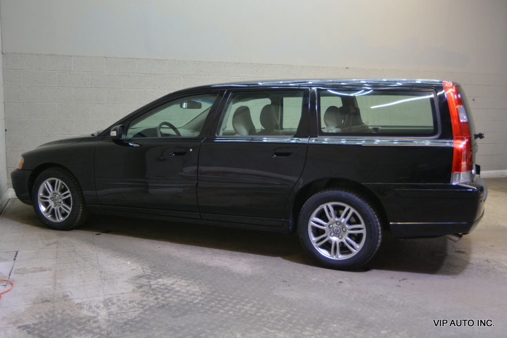 2007 Volvo V70 2.4 Wagon 4D - 23012292 - 4
