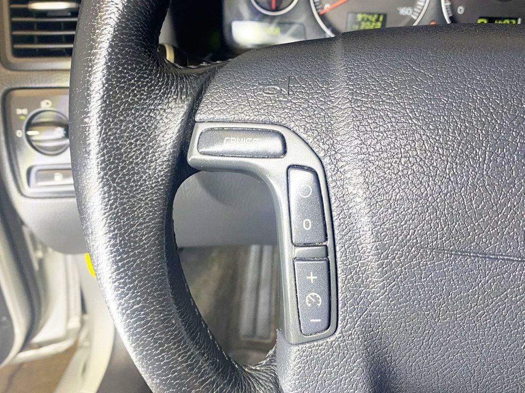 2007 Volvo V70 4dr Wagon 2.4L Automatic FWD w/Snrf - 22892478 - 23