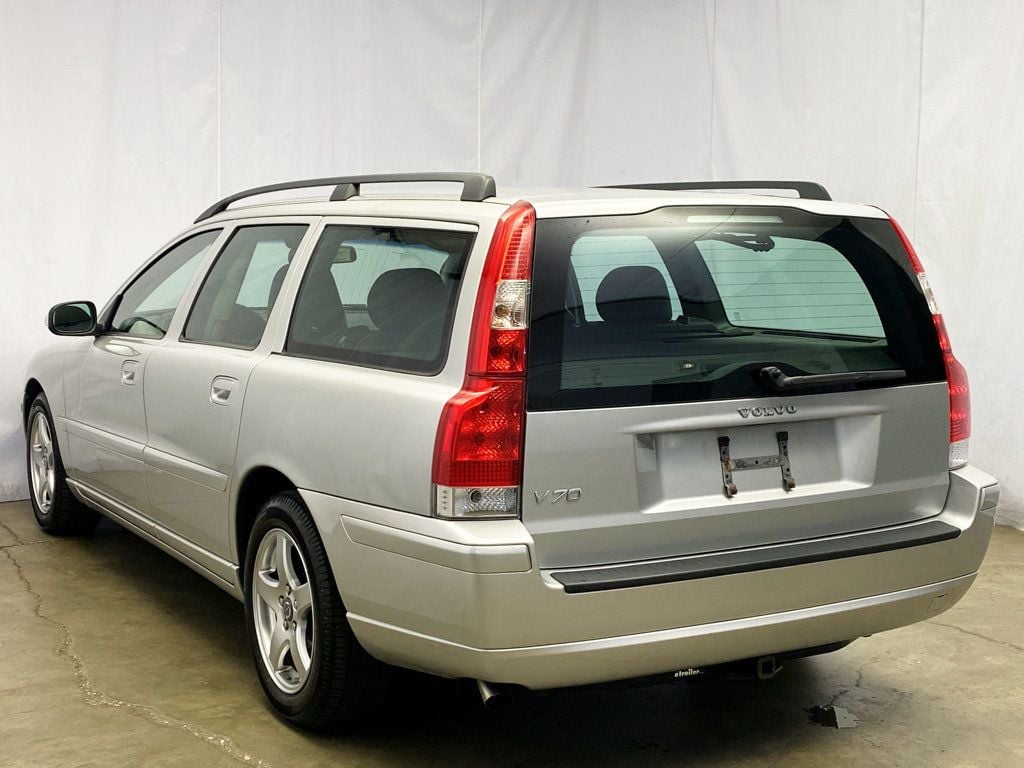 2007 Volvo V70 4dr Wagon 2.4L Automatic FWD w/Snrf - 22892478 - 2