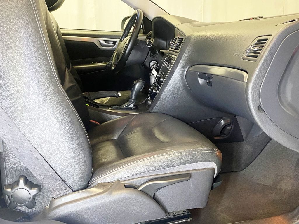 2007 Volvo V70 4dr Wagon 2.4L Automatic FWD w/Snrf - 22892478 - 37