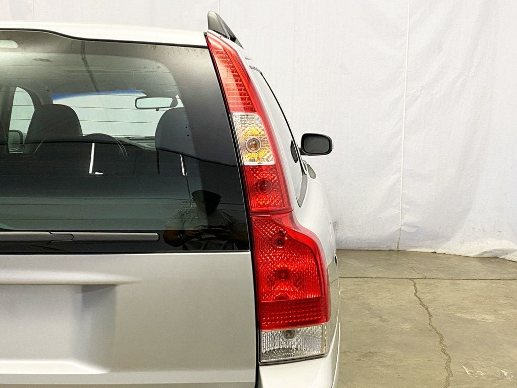 2007 Volvo V70 4dr Wagon 2.4L Automatic FWD w/Snrf - 22892478 - 5