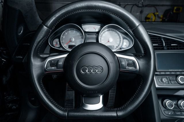 2008 Audi R8 Coupe Quattro photo 6