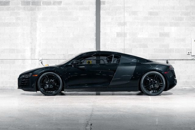 2008 Audi R8 Coupe Quattro photo 2