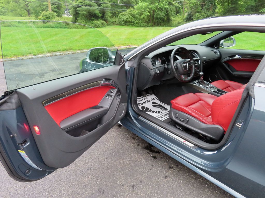 2008 Audi S5 photo 2