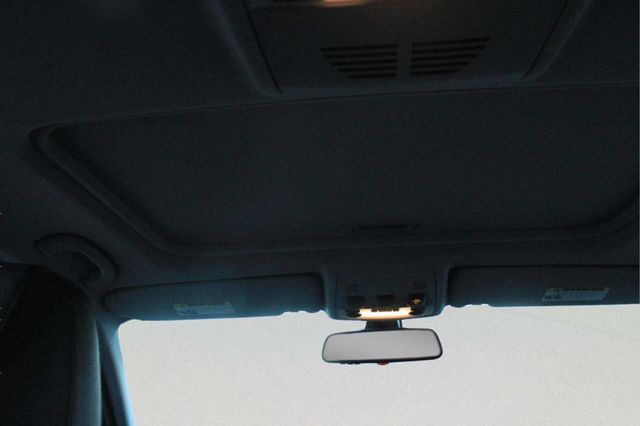 2008 BMW 3 Series 328xi - 22993346 - 8