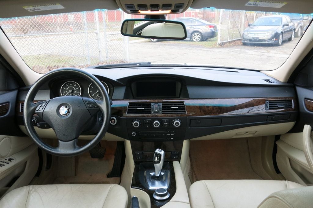 2008 BMW 5 Series 528xi - 22714557 - 18