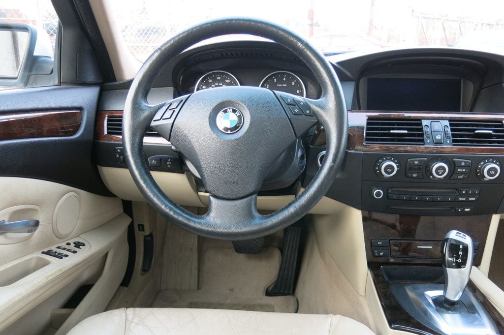 2008 BMW 5 Series 528xi - 22714557 - 19