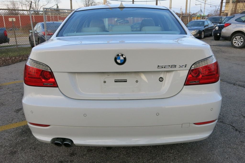 2008 BMW 5 Series 528xi - 22714557 - 7