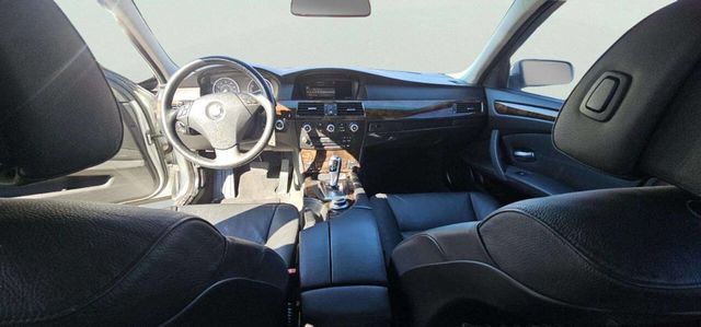 2008 BMW 5 Series 528xi - 22996718 - 7