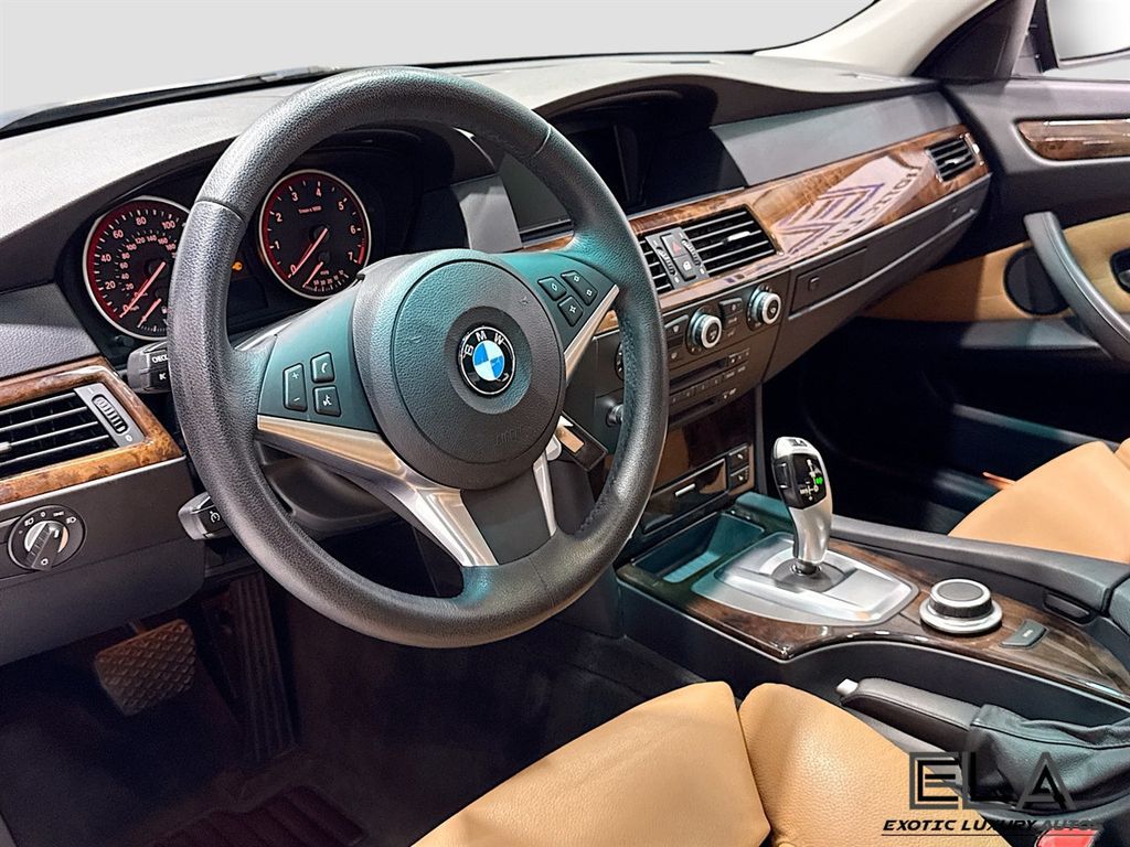 2008 BMW 5 Series 550i - 22979819 - 11