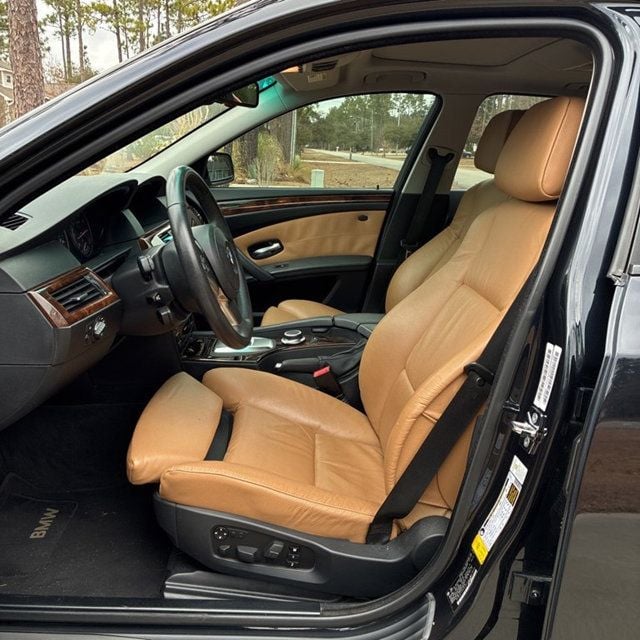 2008 BMW 5 Series 550i - 22979819 - 15