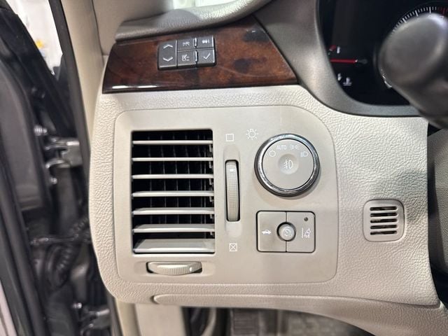2008 Cadillac DTS Base Trim - 23007932 - 12