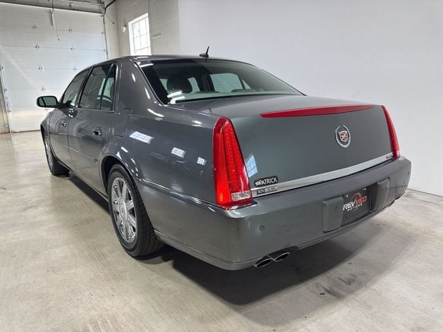2008 Cadillac DTS Luxury III's photo