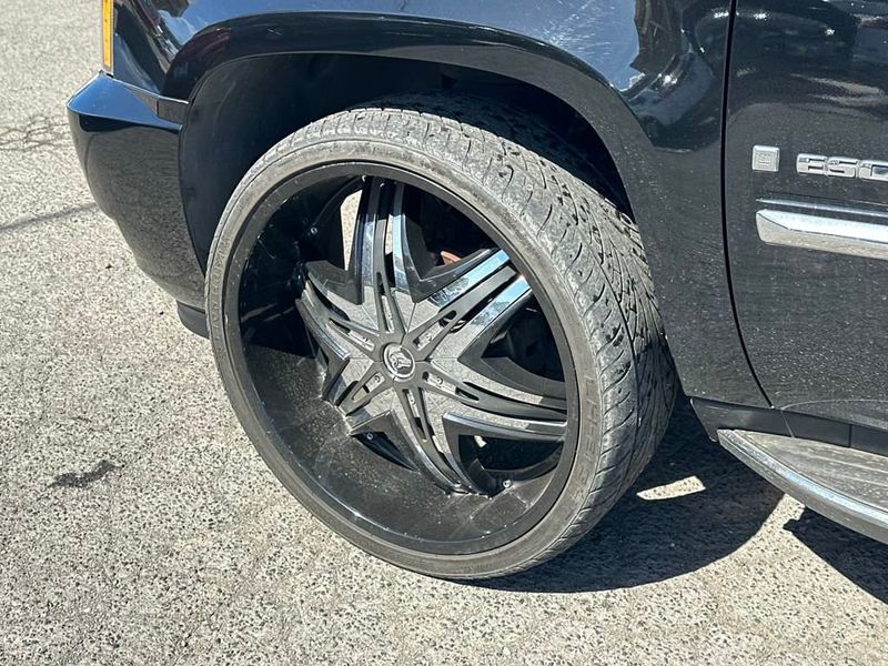2008 Cadillac Escalade 2WD 4dr - 22932792 - 11