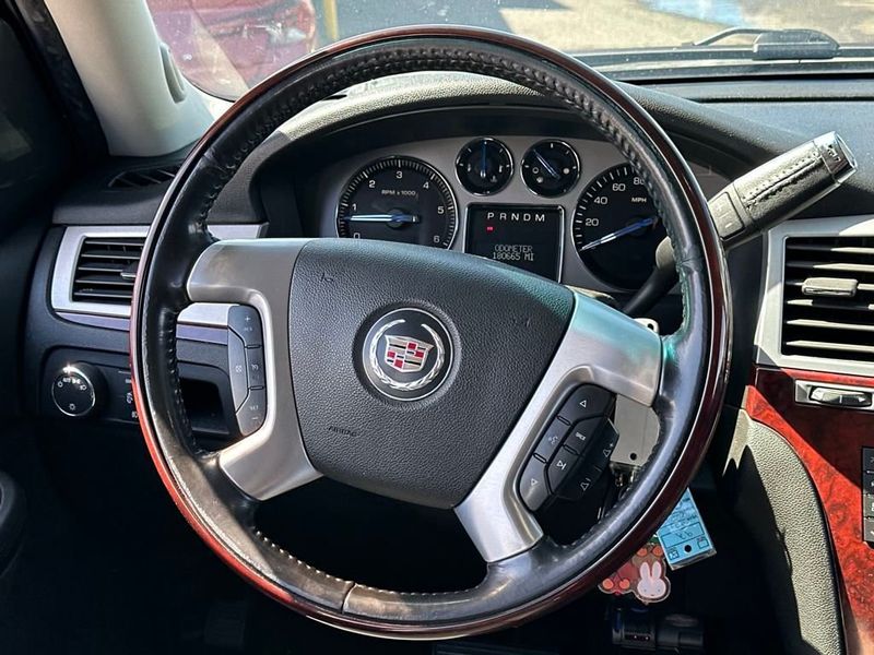 2008 Cadillac Escalade 2WD 4dr - 22932792 - 17