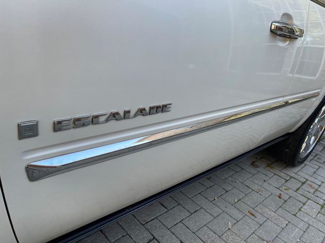 2008 Cadillac Escalade AWD 4dr - 20665414 - 11