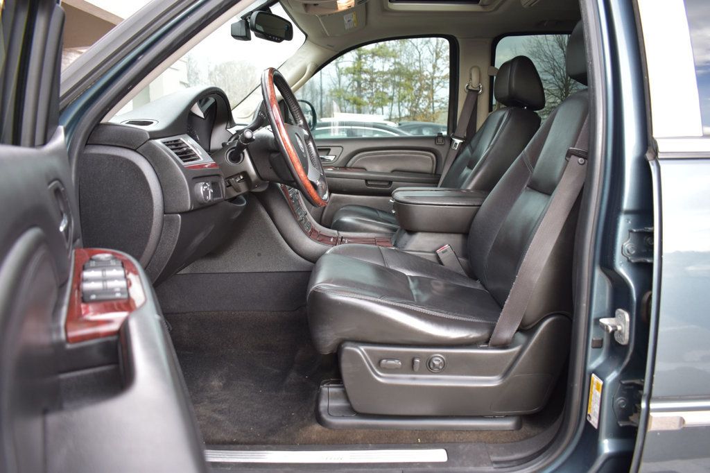 2008 Cadillac Escalade ESV AWD 4dr - 22963457 - 11