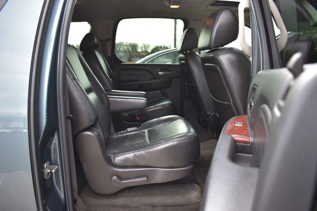 2008 Cadillac Escalade ESV AWD 4dr - 22963457 - 17