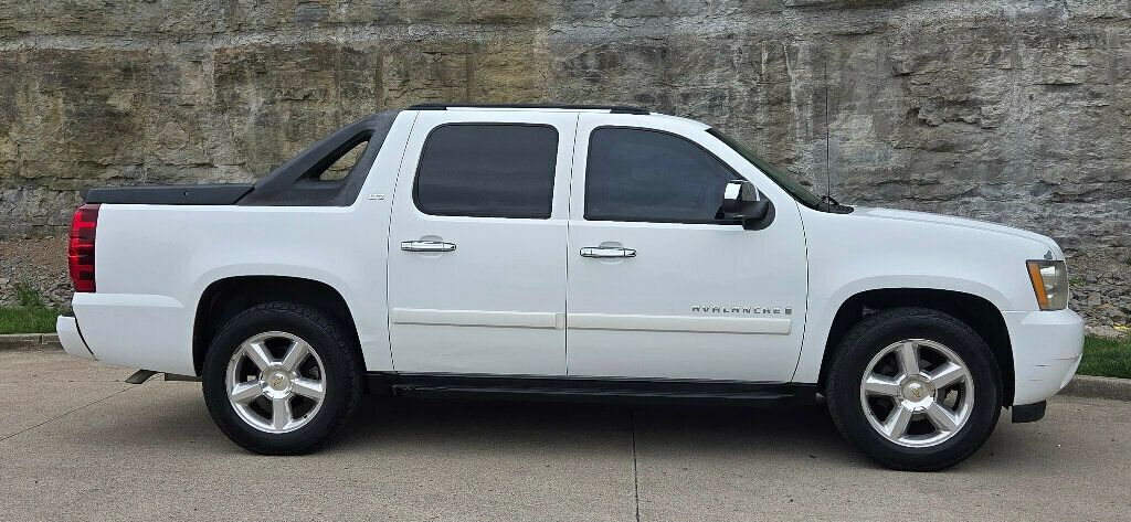 2008 Chevrolet Avalanche 4WD Crew Cab 130" LT w/2LT - 23022963 - 1