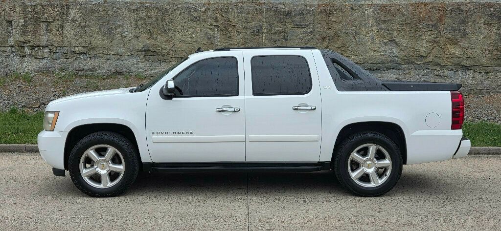2008 Chevrolet Avalanche 4WD Crew Cab 130" LT w/2LT - 23022963 - 2