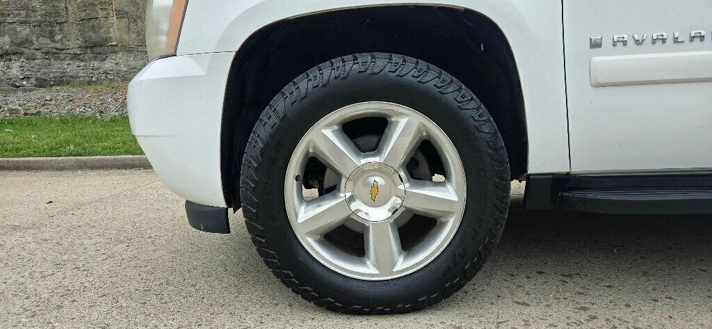 2008 Chevrolet Avalanche 4WD Crew Cab 130" LT w/2LT - 23022963 - 36