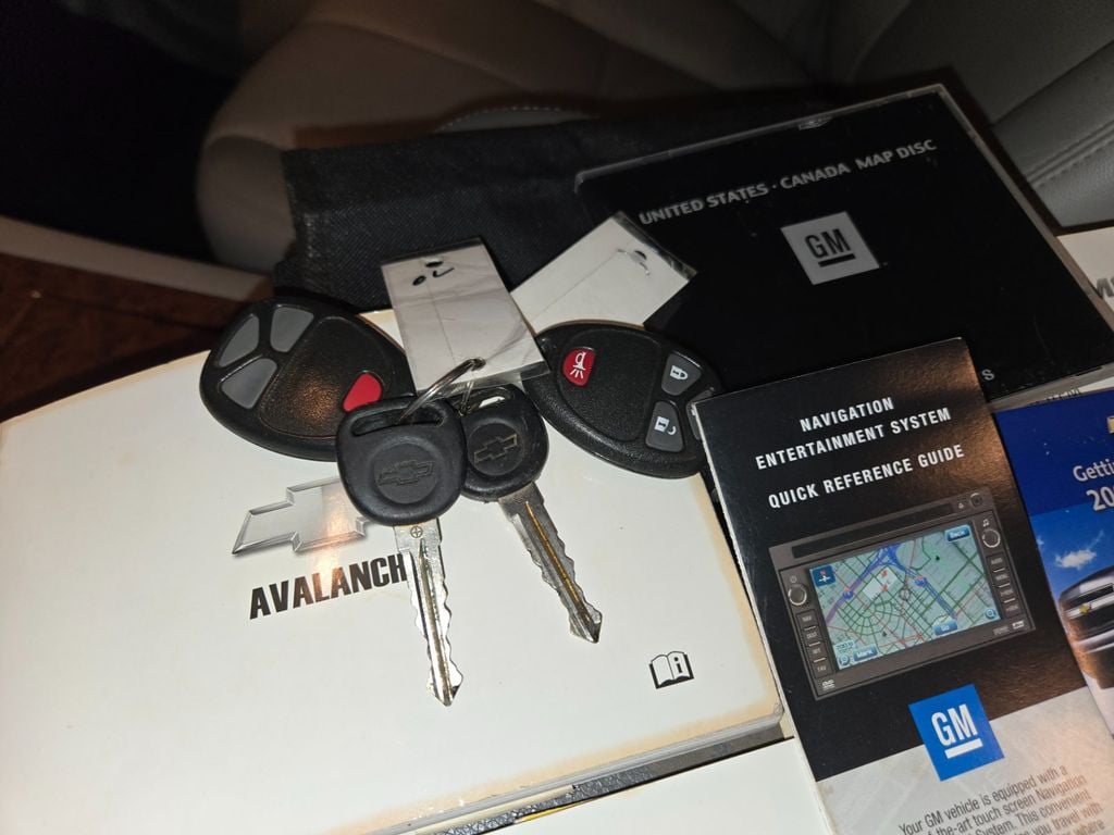 2008 Chevrolet Avalanche 4WD Crew Cab 130" LTZ - 22997379 - 5