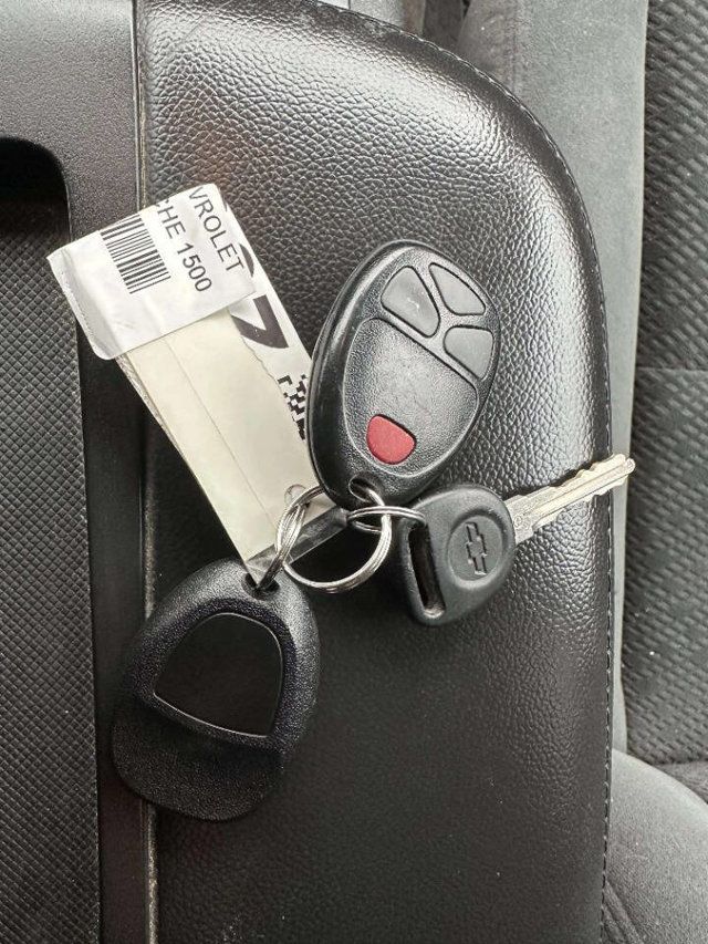 2008 Chevrolet Avalanche LT 4x4 4dr Crew Cab SB - 22949724 - 36