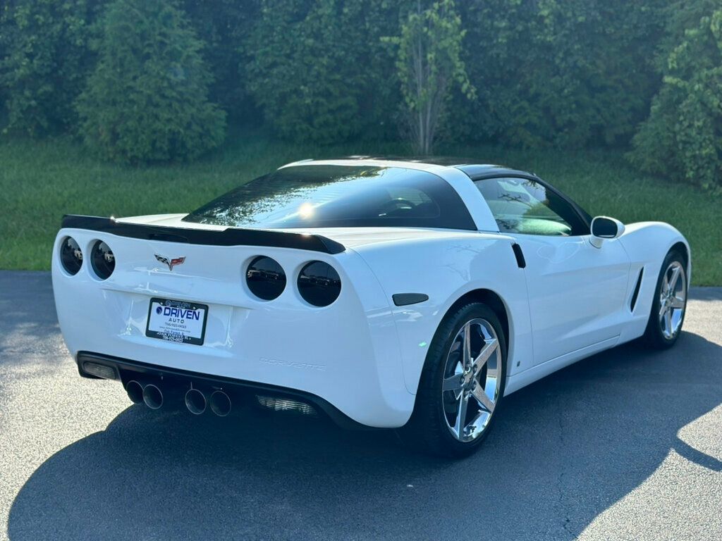 2008 Chevrolet Corvette 2LT photo 2