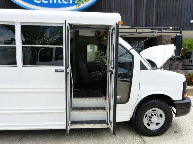 2008 Chevrolet Express Commercial Cutaway 4.8L V8 GAS*3500*SRW*139" WB*"COLLINS" 10 PASSENGER MINI BUS - 22904310 - 16