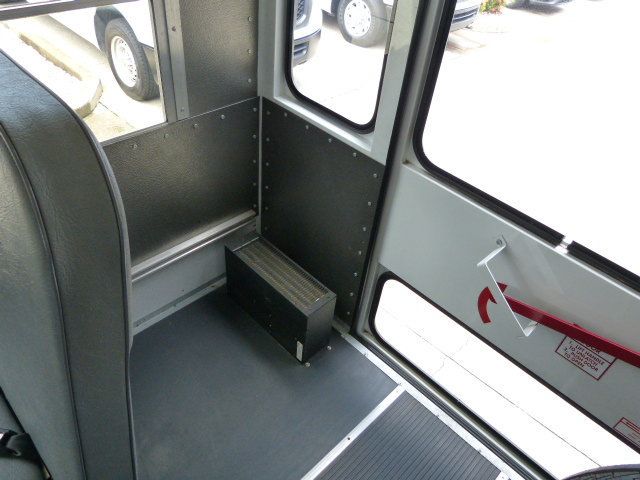 2008 Chevrolet Express Commercial Cutaway 4.8L V8 GAS*3500*SRW*139" WB*"COLLINS" 10 PASSENGER MINI BUS - 22904310 - 19