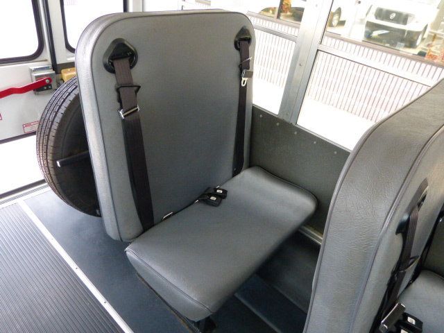 2008 Chevrolet Express Commercial Cutaway 4.8L V8 GAS*3500*SRW*139" WB*"COLLINS" 10 PASSENGER MINI BUS - 22904310 - 24